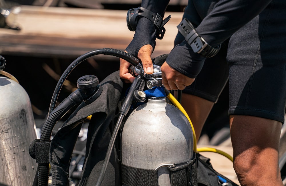 Which Type of Gas Do Scuba Divers Use